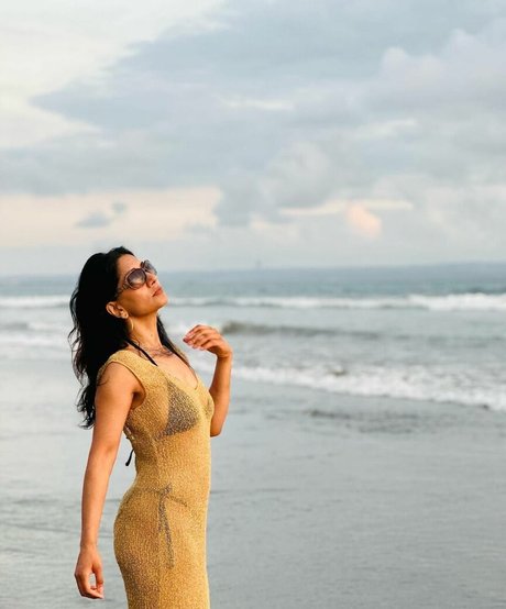 Reshmin Chowdhury model adult gallery