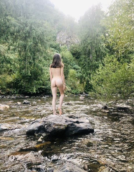 Bella Alice hd pornstar image