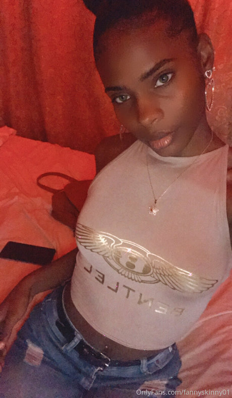 fannyskinny01 pornstar adult photos