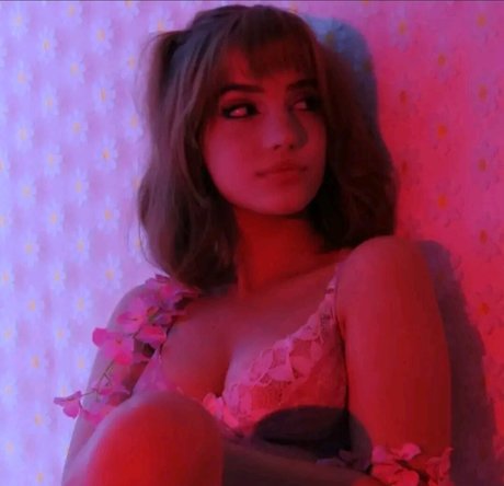 Corrina Rhys adult model image