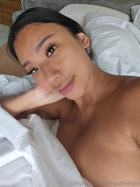 miyalifestyle erotic model img