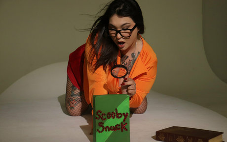 fun4lizzsfw pretty pornstar pic