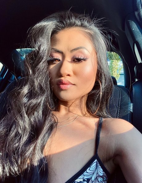 kamikolin nude star pictures