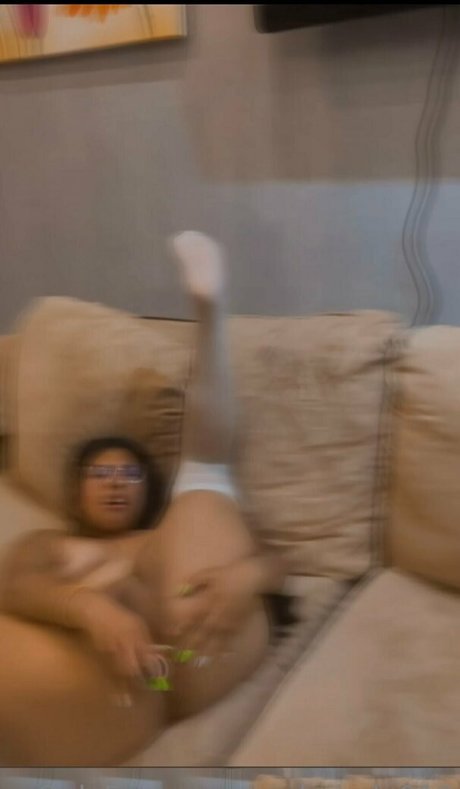 malcriada012 naked star image