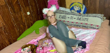 makememelt beautiful model img