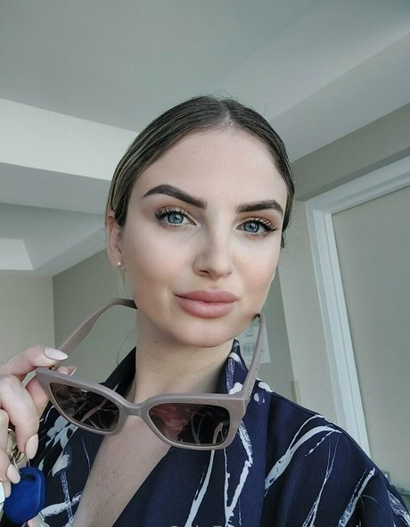 lexy lovee hot pornstar photo