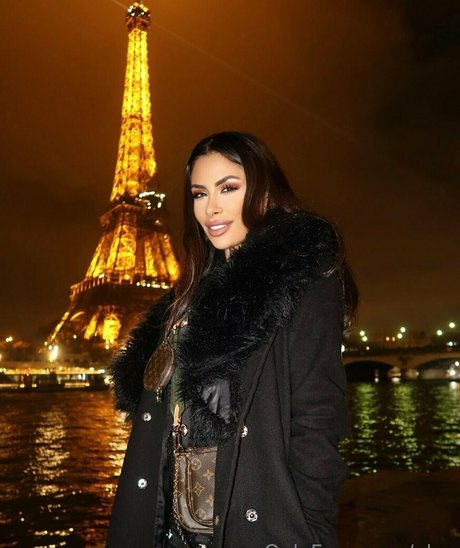 Alus nudes star gallery