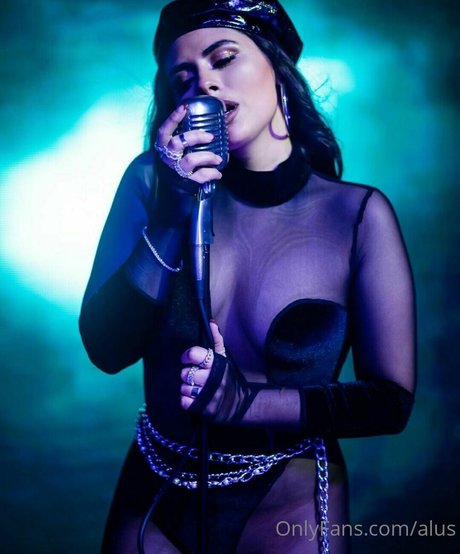 Alus adult star photo