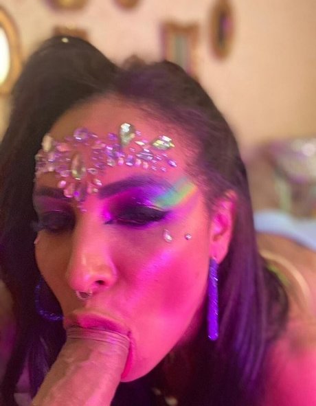 Karoline Coutinho model gallery