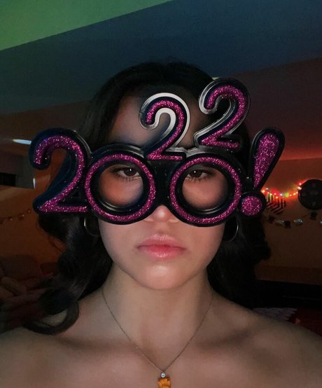 alex papadonker star high quality pics