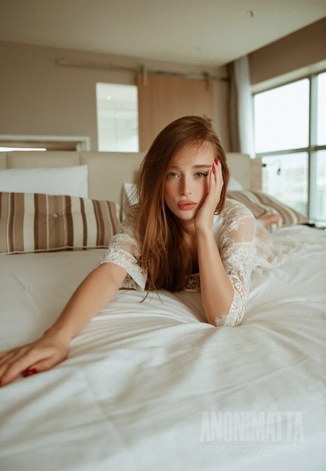 Duda Reis nude model photos