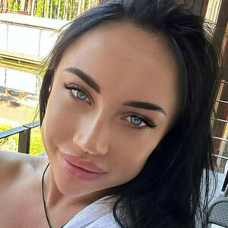 lola dazzle free naked model pictures