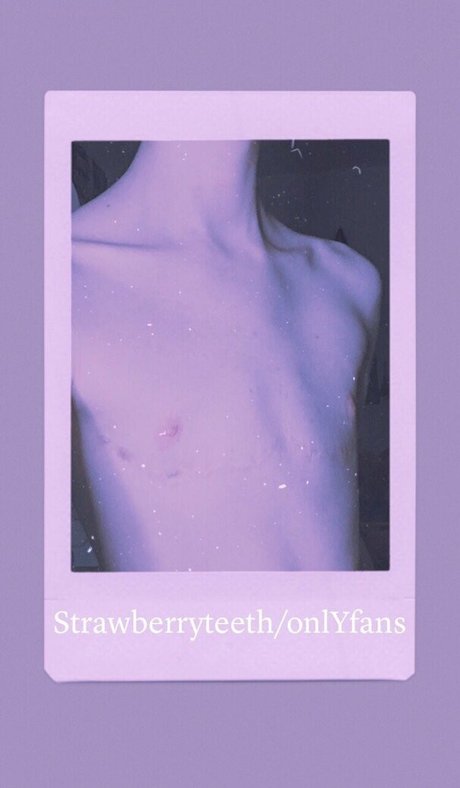 strawberryteeth pornstar sexy galleries