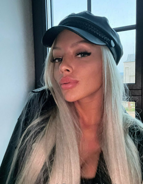 lolaellemodel pornographic star galleries