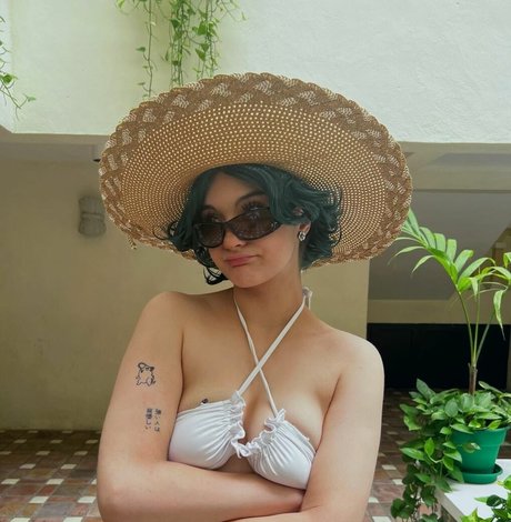 Chio Paleta erotic star photos