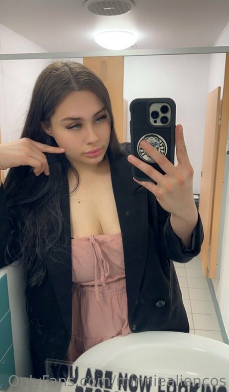 minniealiencos model sex img