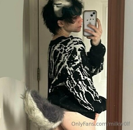 milkw0lf model nudes img