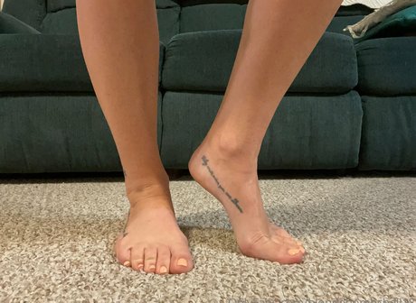 blondebombshell18 high quality model picture