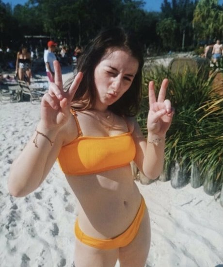 yaz12345 xxx model photos