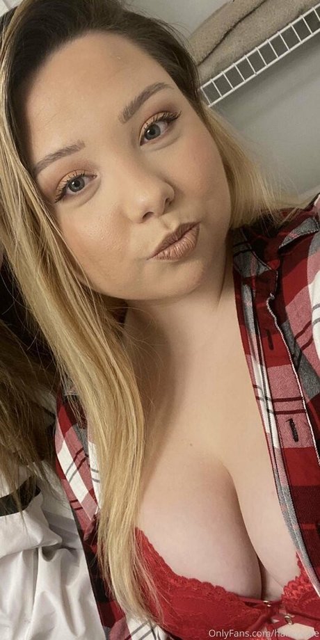 haileyyrae nice actress images