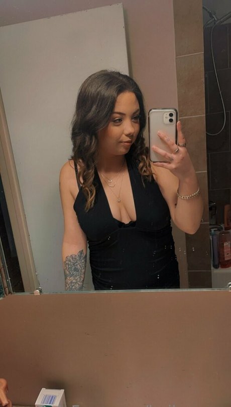 haileyyrae pornstar nudes image