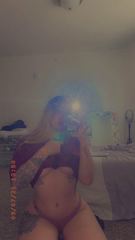 lexiilovvee nudes model img