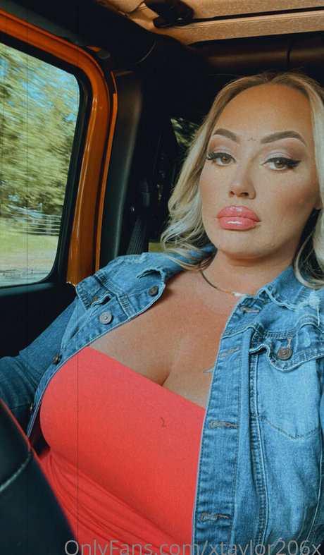 xtaylor206x exclusive model images