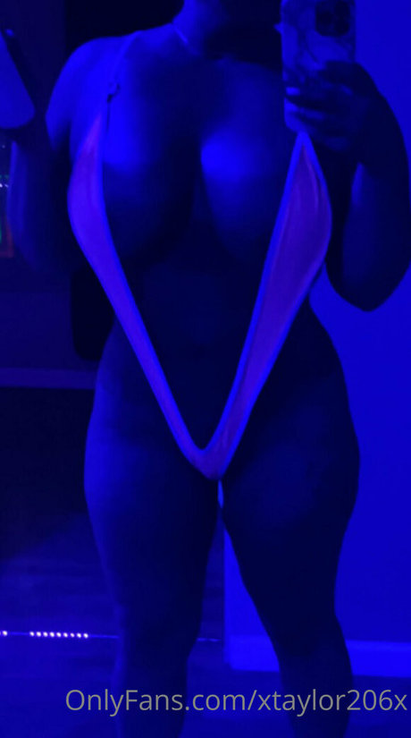 xtaylor206x star adult photos