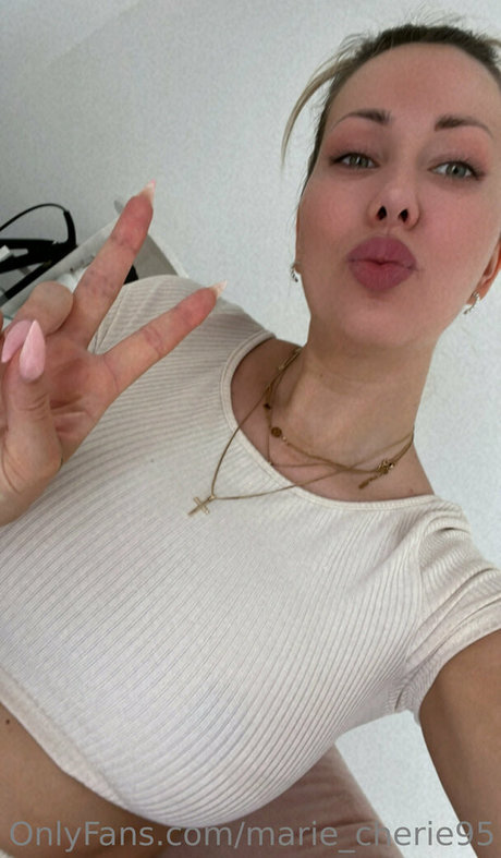 marie cherie95 pornstar top image