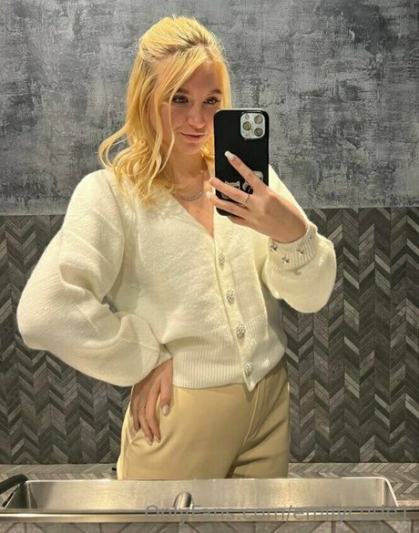 emilycutie1 adult actress photo