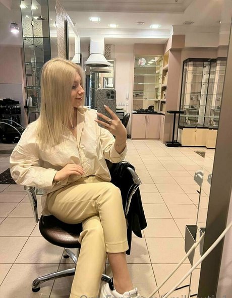 emilycutie1 sexy model pictures