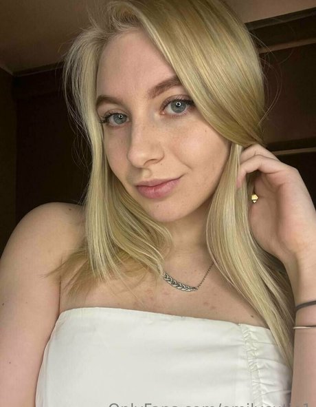 emilycutie1 adult model image