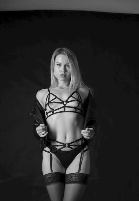 abella chaseq perfect model pic