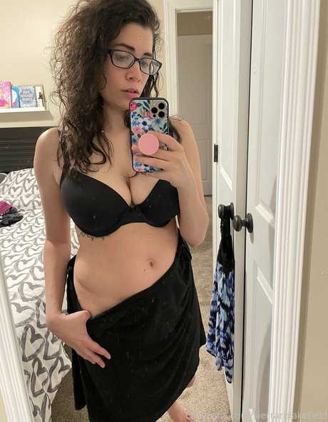 sierrarblakefield nude actress pics