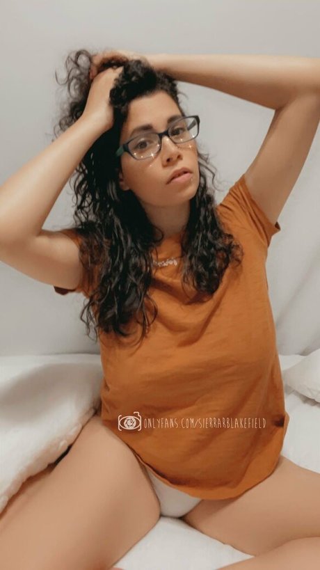 sierrarblakefield sexy model img