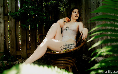 mara elysse pornstar naked pic