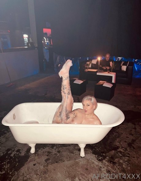 afrodit4x star naked galleries