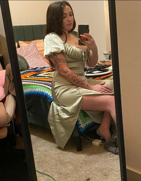 Emily Fox hd pornstar photos