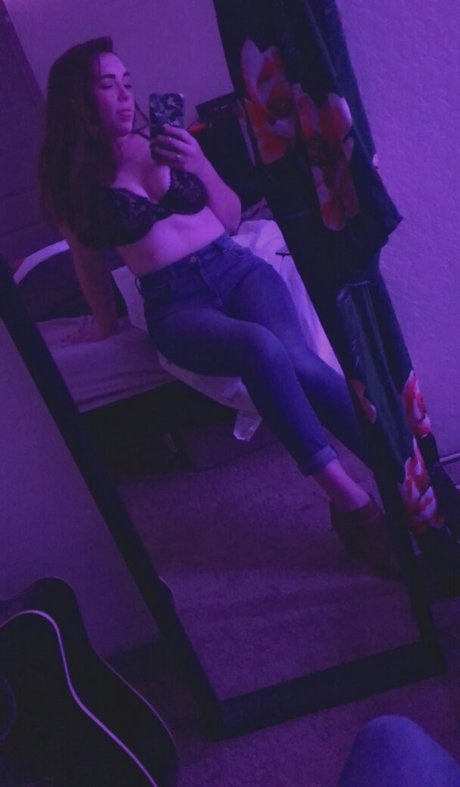 Emily Fox high quality star pictures