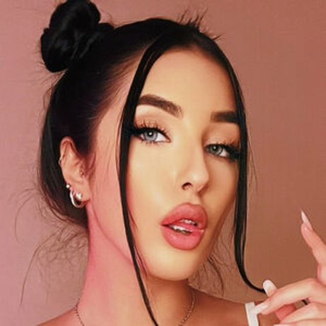 samyquin beautiful actress photos