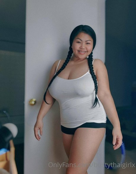 bustythaigirlx star top pic