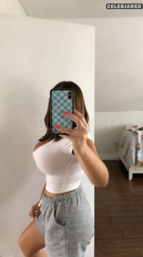 Nicole Osak porn model img