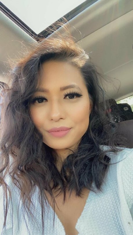 Randomsuburbanite Rose model hd picture