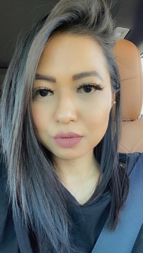 Randomsuburbanite Rose naked pornstar pic