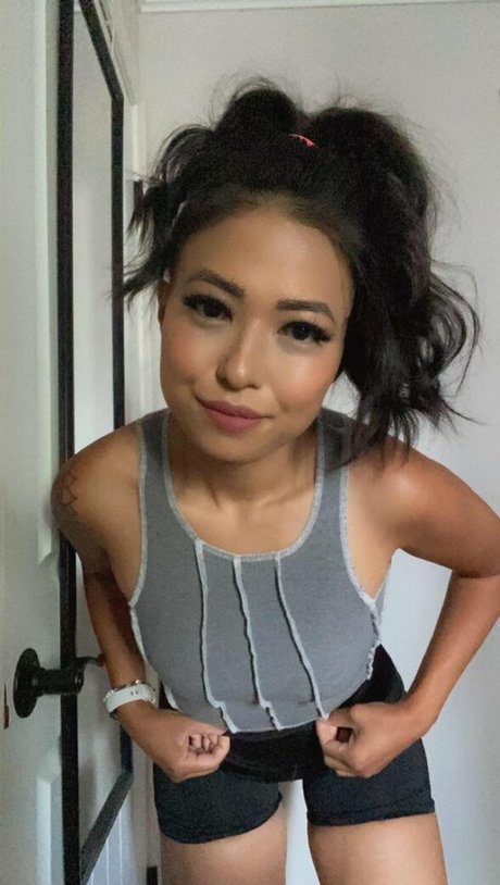 Randomsuburbanite Rose naked model pictures