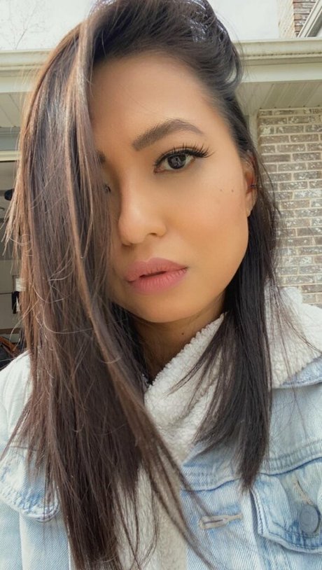 Randomsuburbanite Rose nude actress image