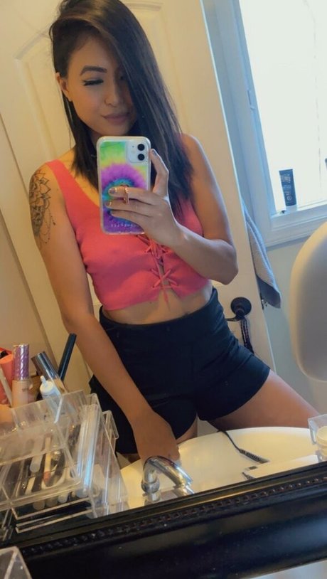 Randomsuburbanite Rose model top picture