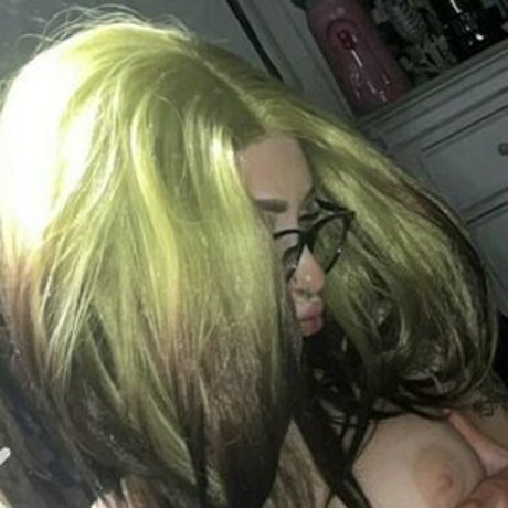 liverinrose pornstar sexy img