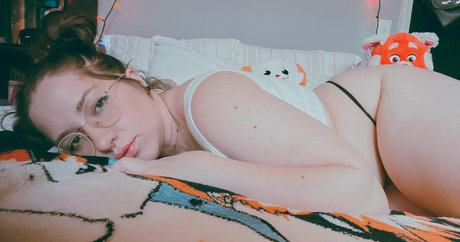 ohhoneybunz sexy model image