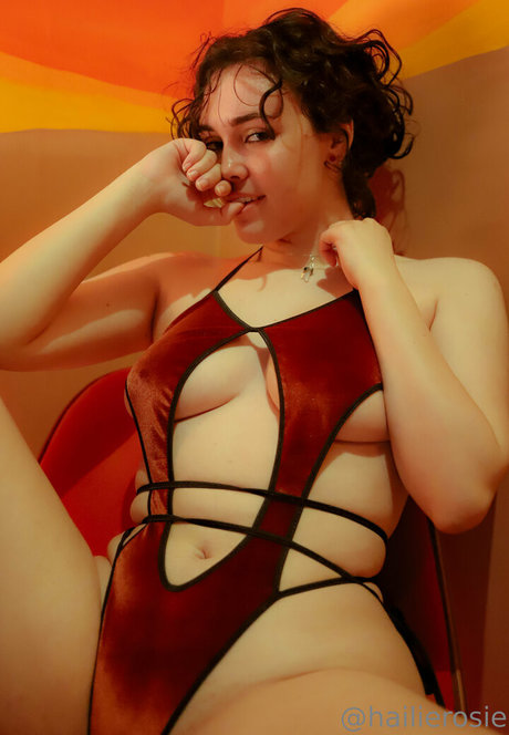 hailierosie exclusive actress img